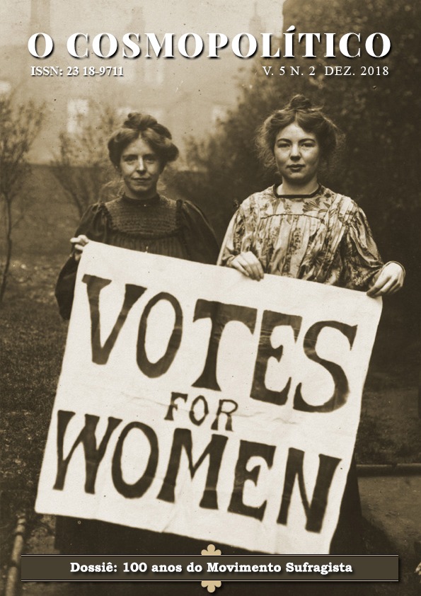 Imagem de capa: Duas mulheres seguram um cartaz que diz: "Votes for women".