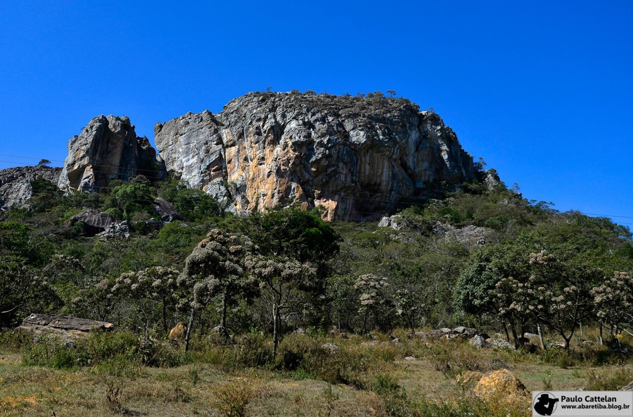 Paisagem no Parque Municipal Ecológico da Serra do Lenheiro (São João Del-Rei-MG)
